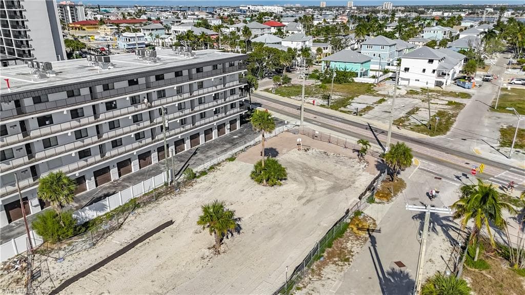 2096 ESTERO BLVD-11