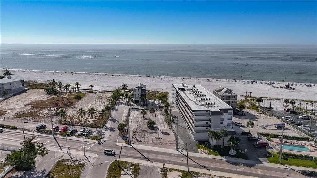 2096 ESTERO BLVD-6
