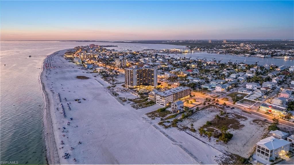 2096 ESTERO BLVD-13
