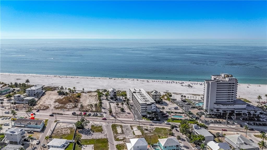 2096 ESTERO BLVD-3