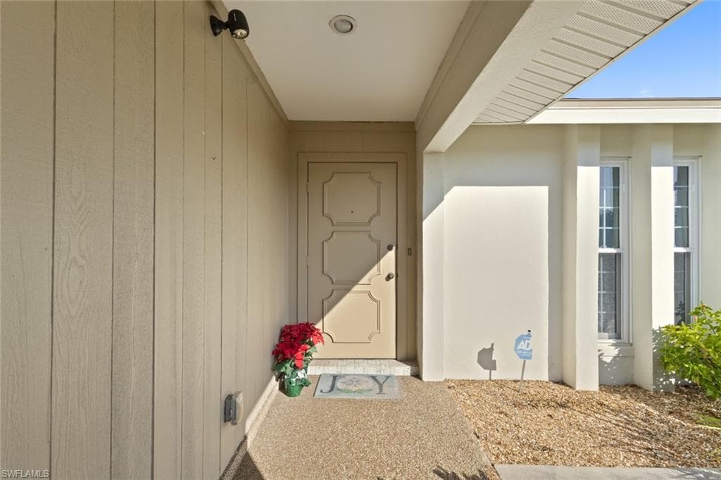 6944 Essex DR, FORT MYERS FL 33919-1