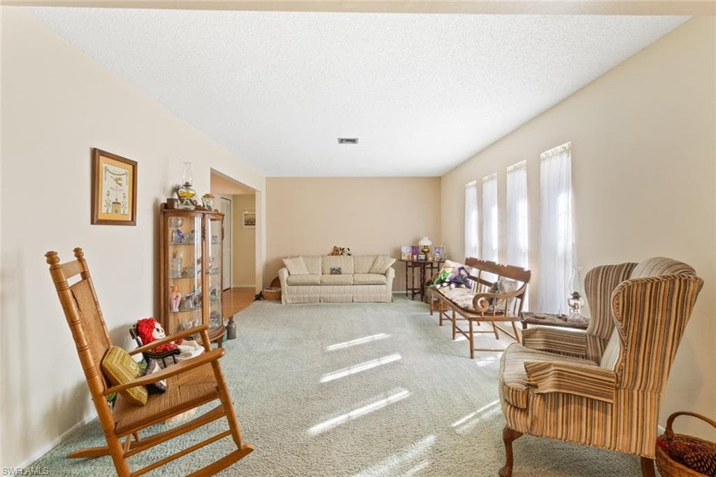 6944 Essex DR, FORT MYERS FL 33919-5