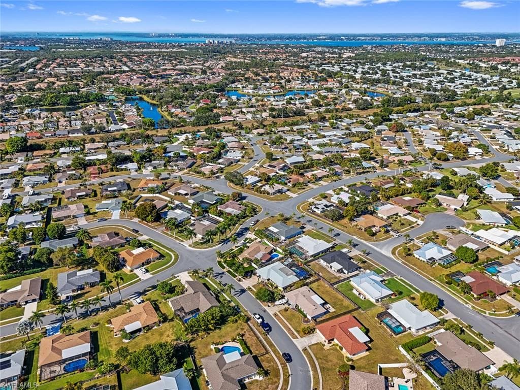 6944 Essex DR, FORT MYERS FL 33919-28