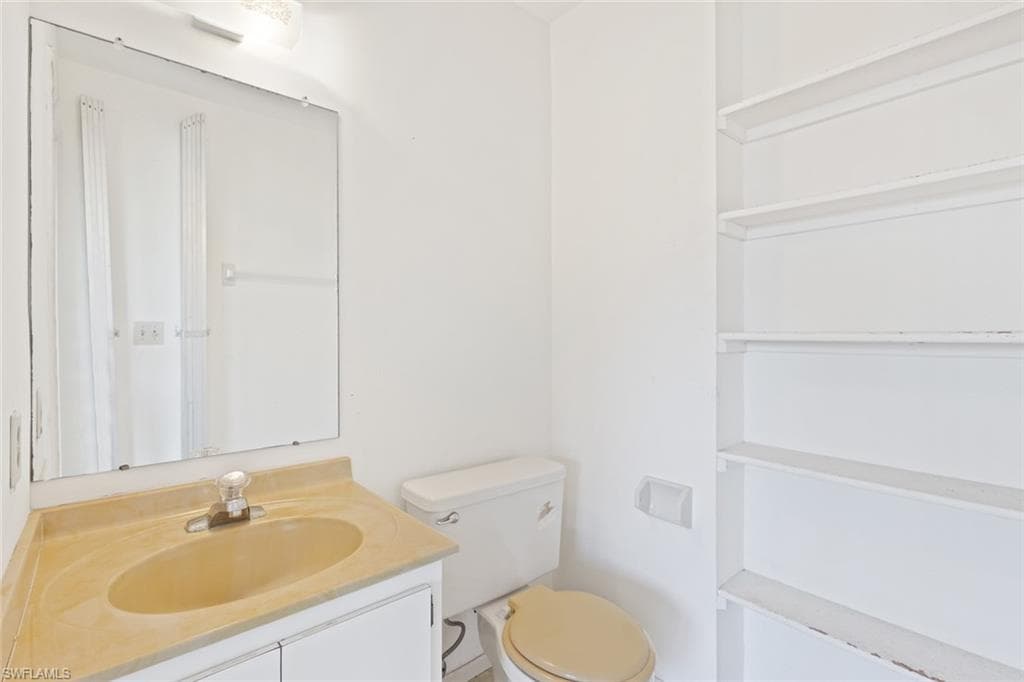 6944 Essex DR, FORT MYERS FL 33919-20