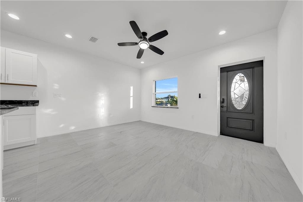 861 Chicago ST E, LEHIGH ACRES FL 33974-2