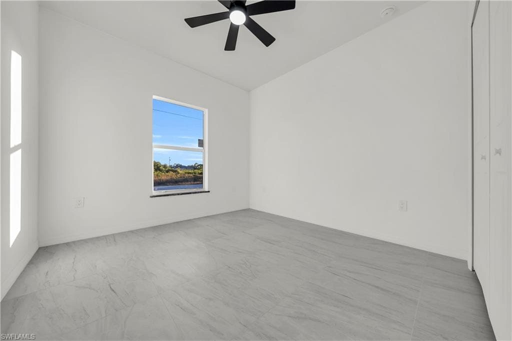 861 Chicago ST E, LEHIGH ACRES FL 33974-9