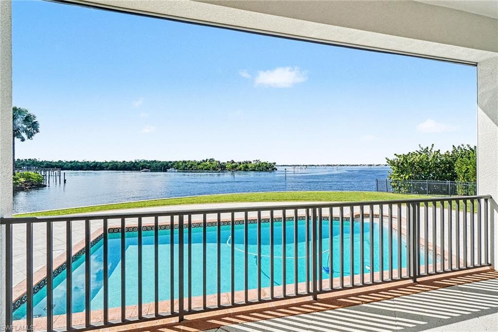 866 Cal Cove DR-9