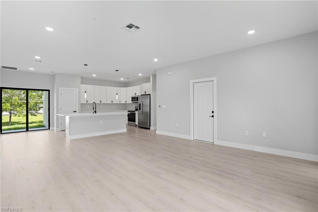 219 Ogden AVE S, LEHIGH ACRES FL 33974-5