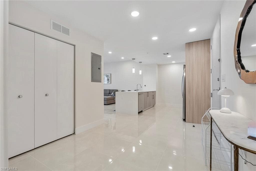 26600 Rosewood Pointe DR # 203, BONITA SPRINGS FL 34135-12