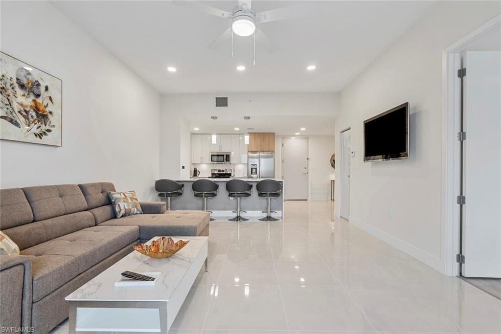 26600 Rosewood Pointe DR # 203, BONITA SPRINGS FL 34135-2