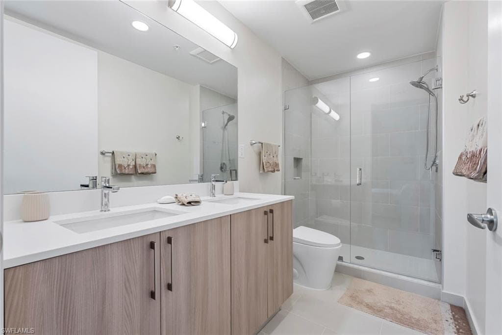 26600 Rosewood Pointe DR # 203, BONITA SPRINGS FL 34135-17