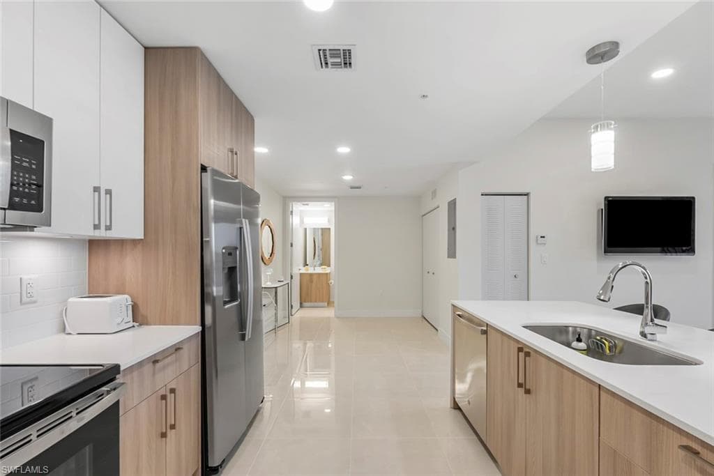 26600 Rosewood Pointe DR # 203, BONITA SPRINGS FL 34135-7