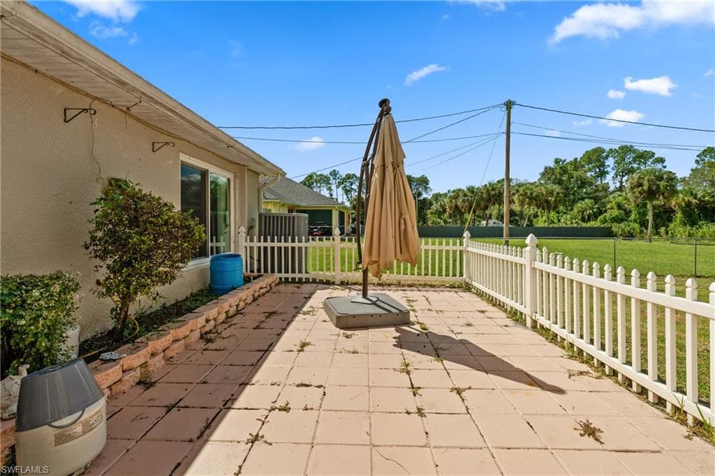 609 Gerald AVE, LEHIGH ACRES FL 33936-26