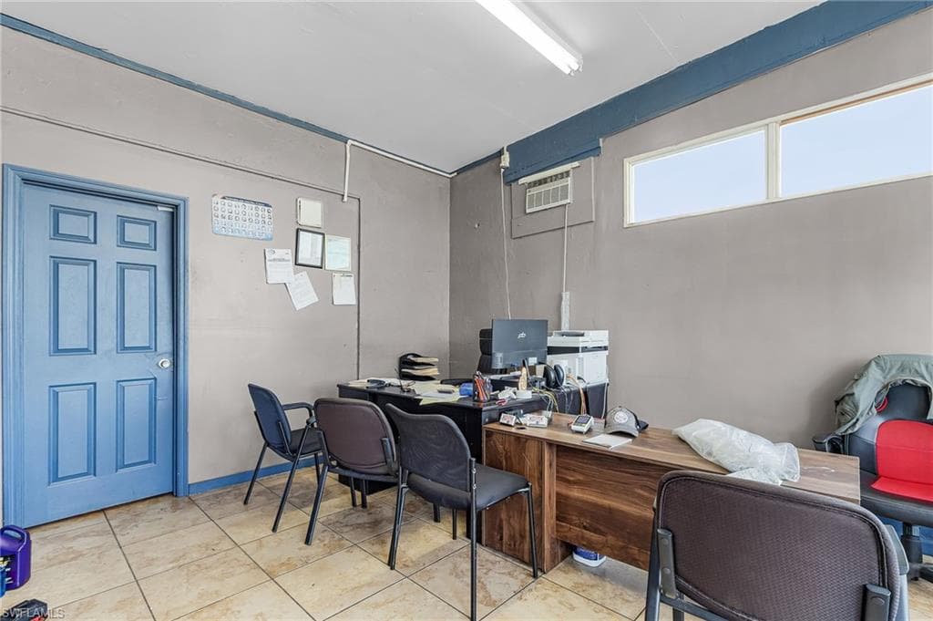 2308 Fowler ST, FORT MYERS FL 33901-22