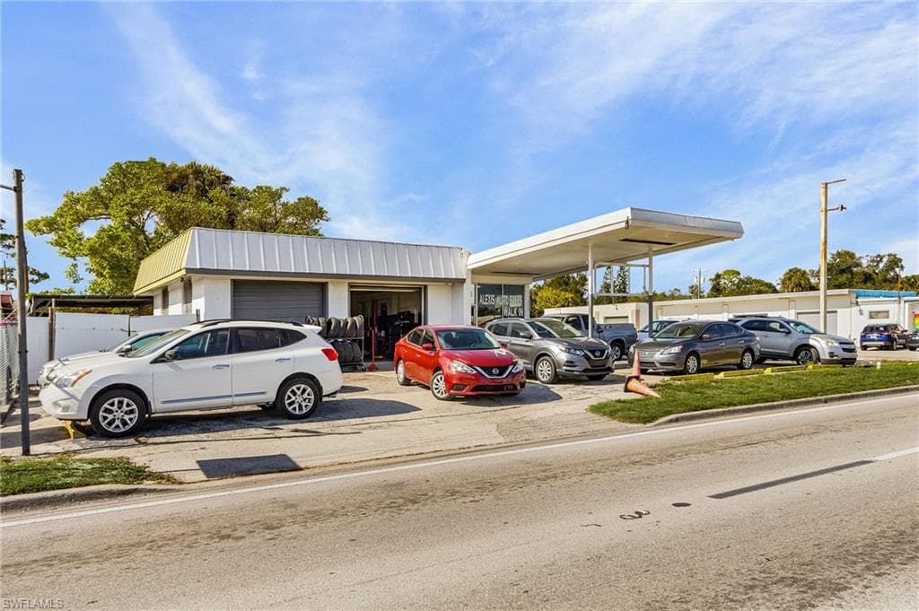 2308 Fowler ST, FORT MYERS FL 33901-1