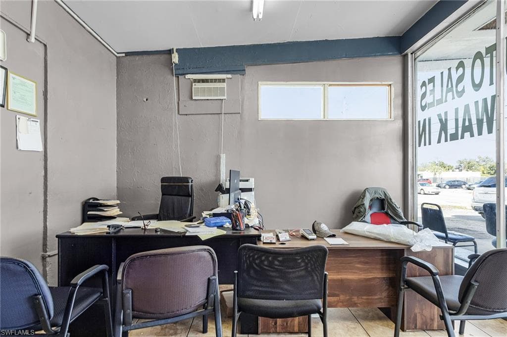 2308 Fowler ST, FORT MYERS FL 33901-21