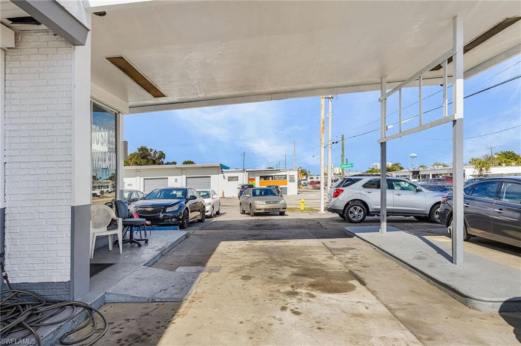 2308 Fowler ST, FORT MYERS FL 33901-19