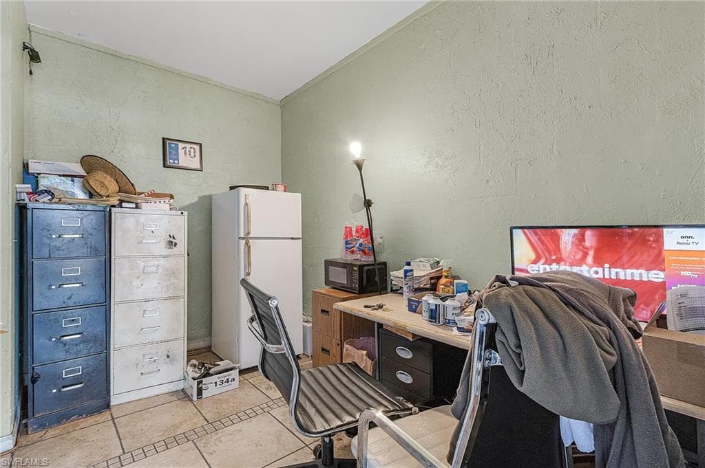 2308 Fowler ST, FORT MYERS FL 33901-23