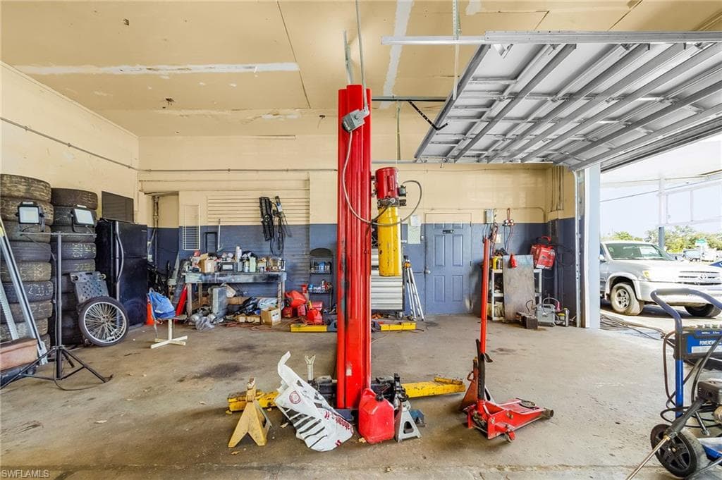 2308 Fowler ST, FORT MYERS FL 33901-10