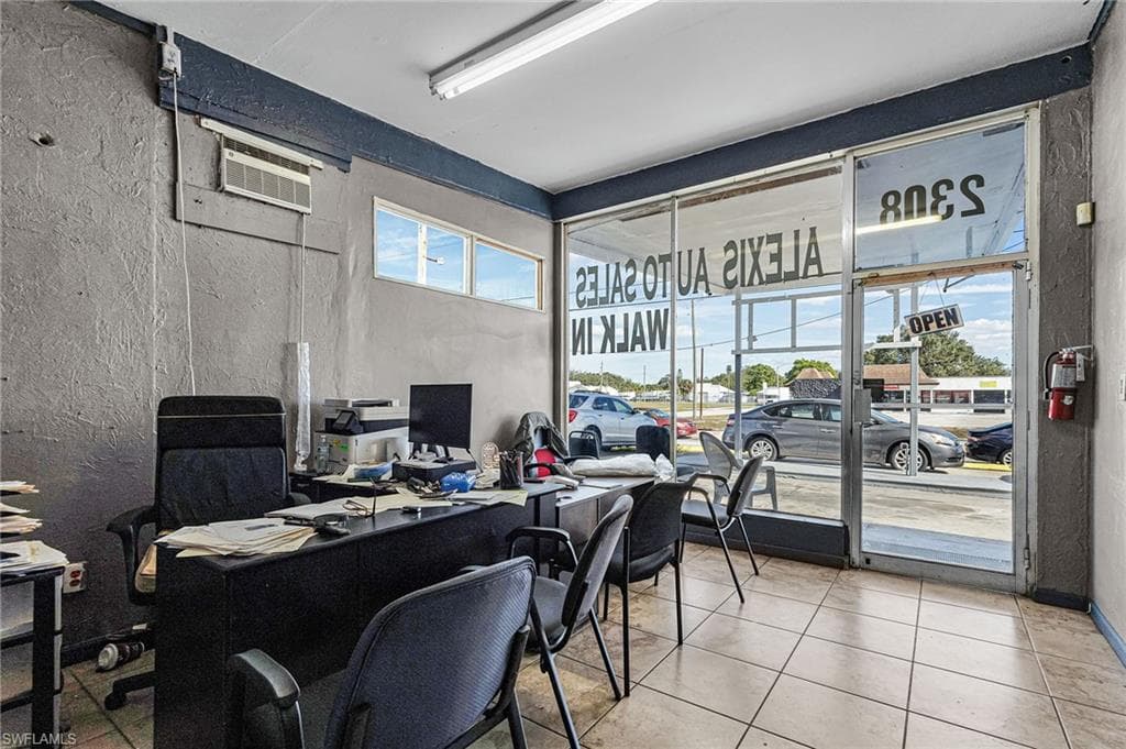 2308 Fowler ST, FORT MYERS FL 33901-20