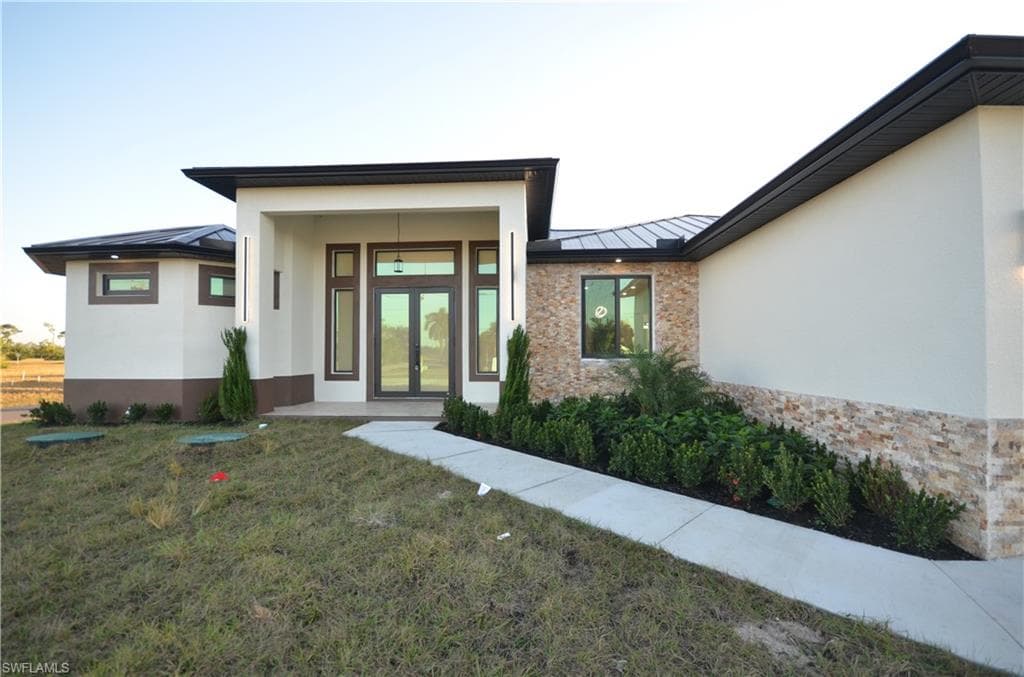 2416 Diplomat PKWY W, CAPE CORAL FL 33993-5