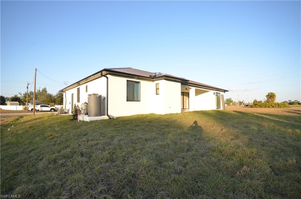 2416 Diplomat PKWY W, CAPE CORAL FL 33993-11