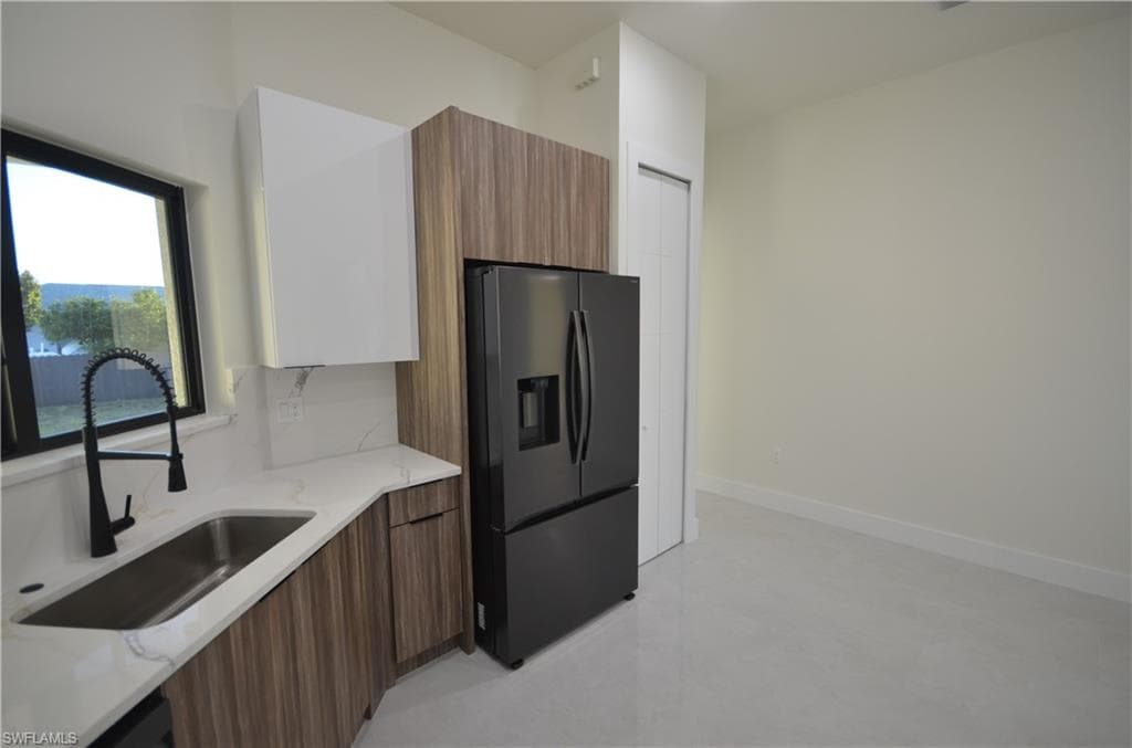 2416 Diplomat PKWY W, CAPE CORAL FL 33993-21