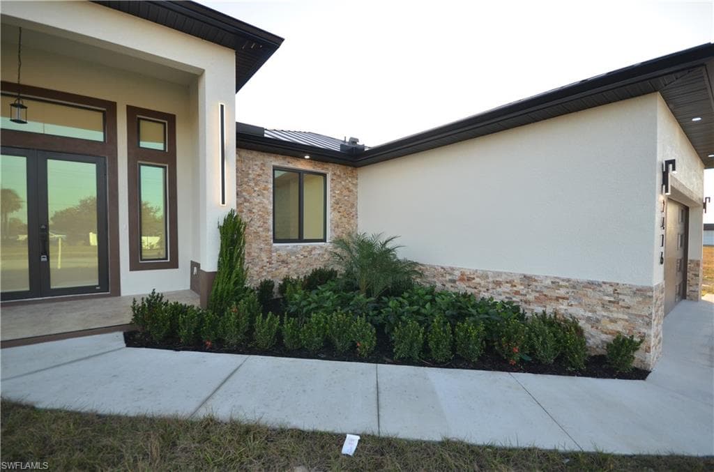 2416 Diplomat PKWY W, CAPE CORAL FL 33993-6