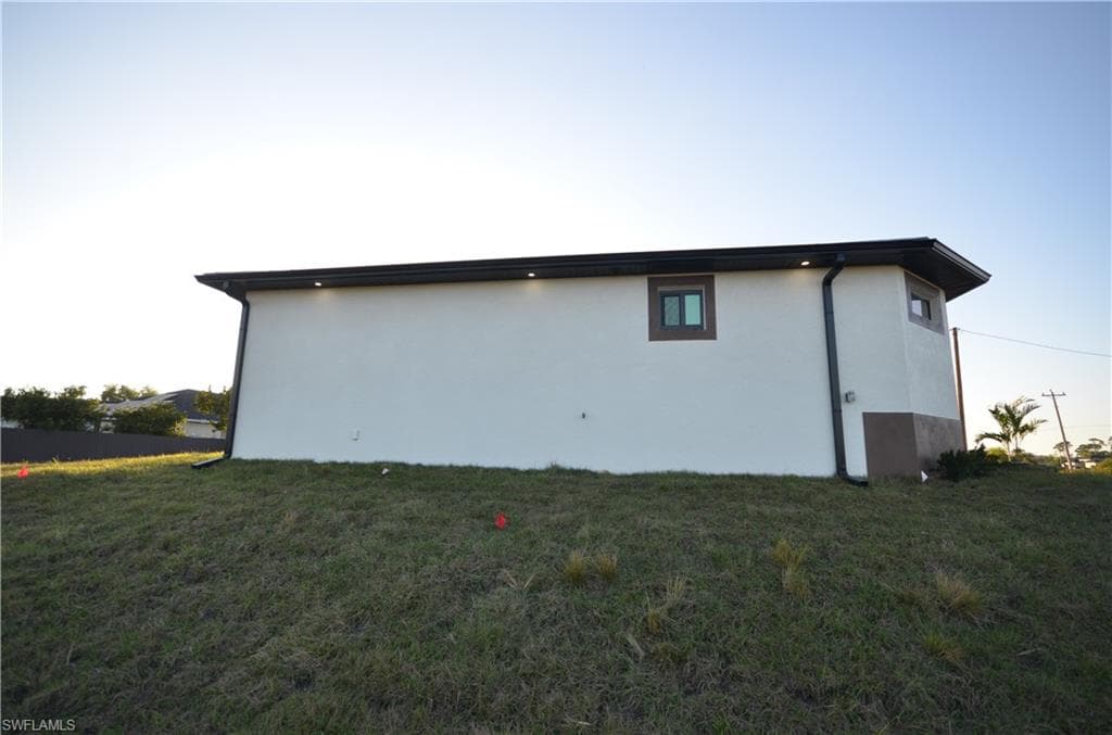 2416 Diplomat PKWY W, CAPE CORAL FL 33993-8