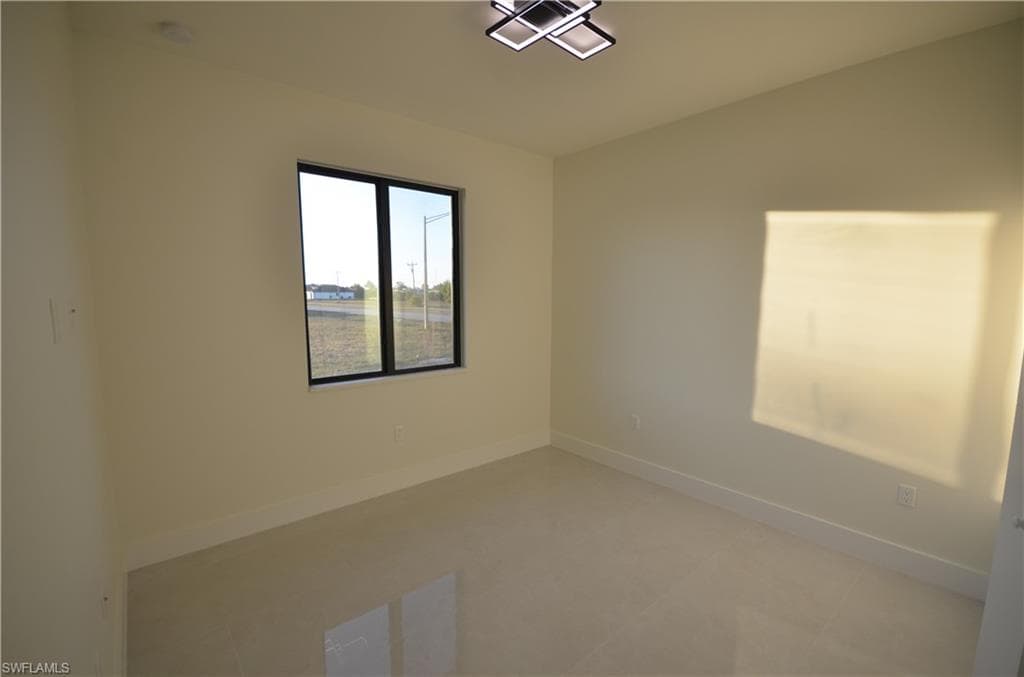 2416 Diplomat PKWY W, CAPE CORAL FL 33993-24