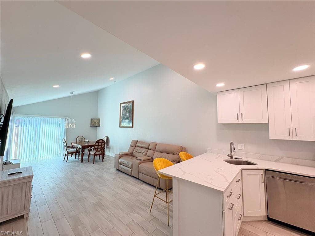 6342 Royal Woods DR, FORT MYERS FL 33908-5