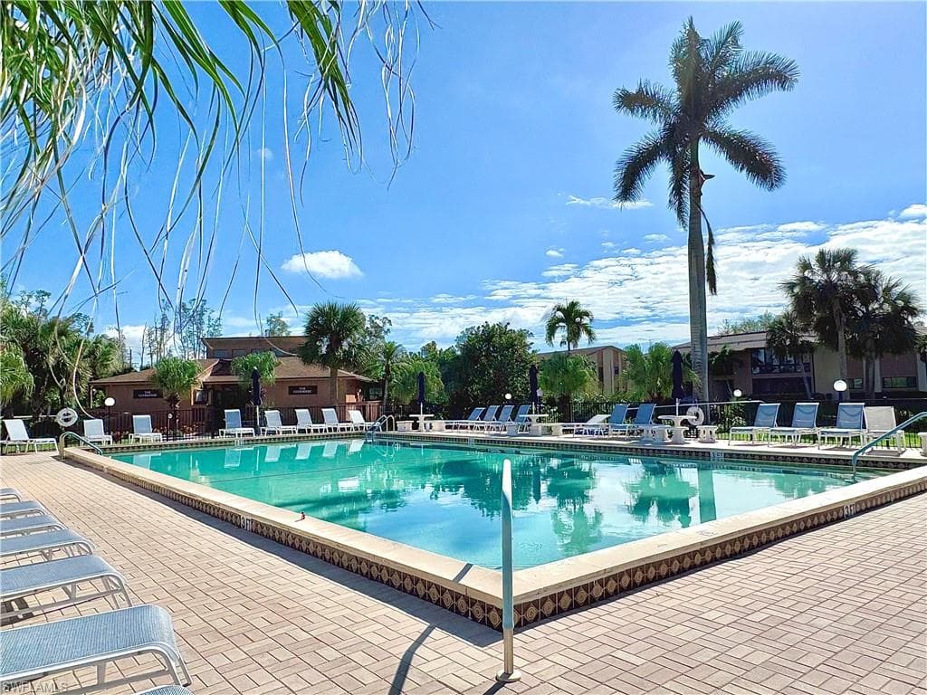 6342 Royal Woods DR, FORT MYERS FL 33908-16