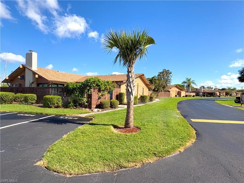 6342 Royal Woods DR, FORT MYERS FL 33908-15