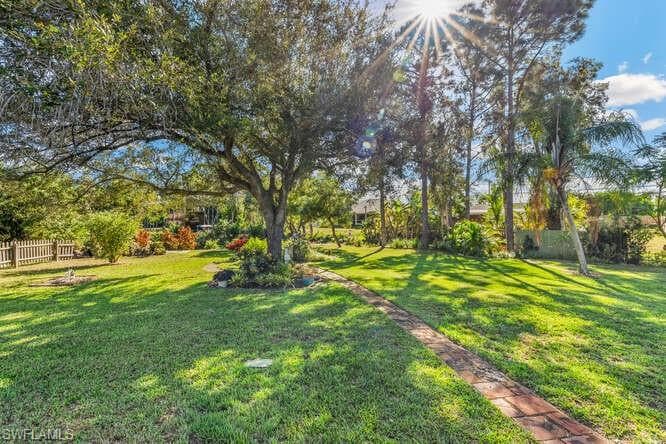 9180 Frank RD, FORT MYERS FL 33967-24