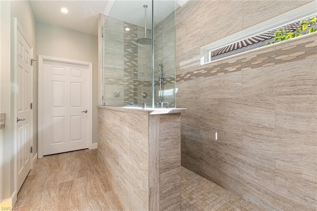 28574 Guinivere WAY, BONITA SPRINGS FL 34135-25