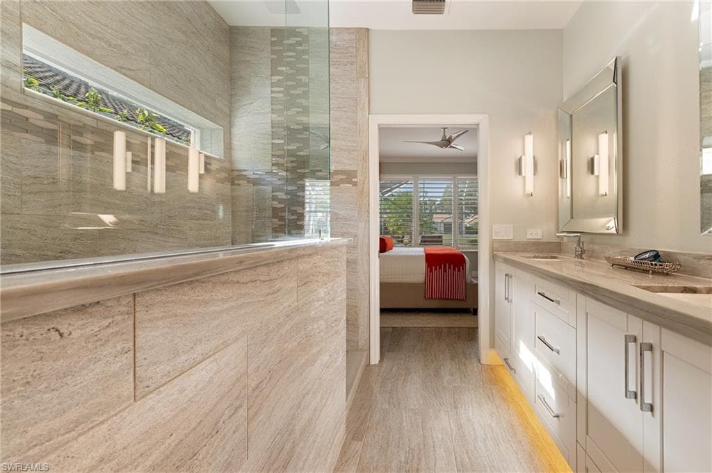 28574 Guinivere WAY, BONITA SPRINGS FL 34135-23