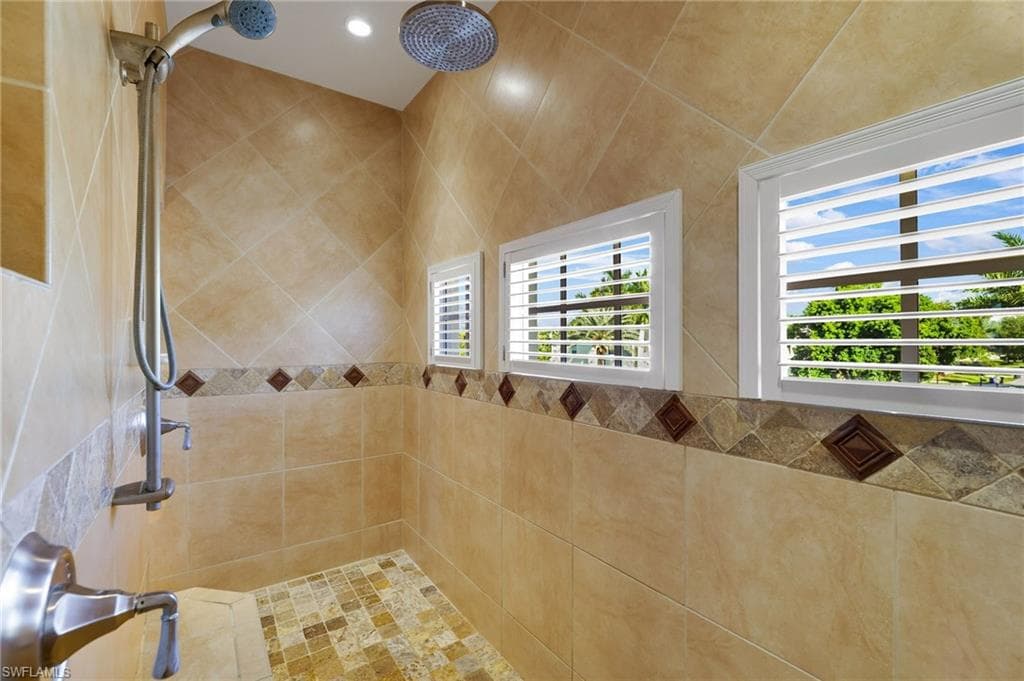 1201 Walden DR, FORT MYERS FL 33901-26