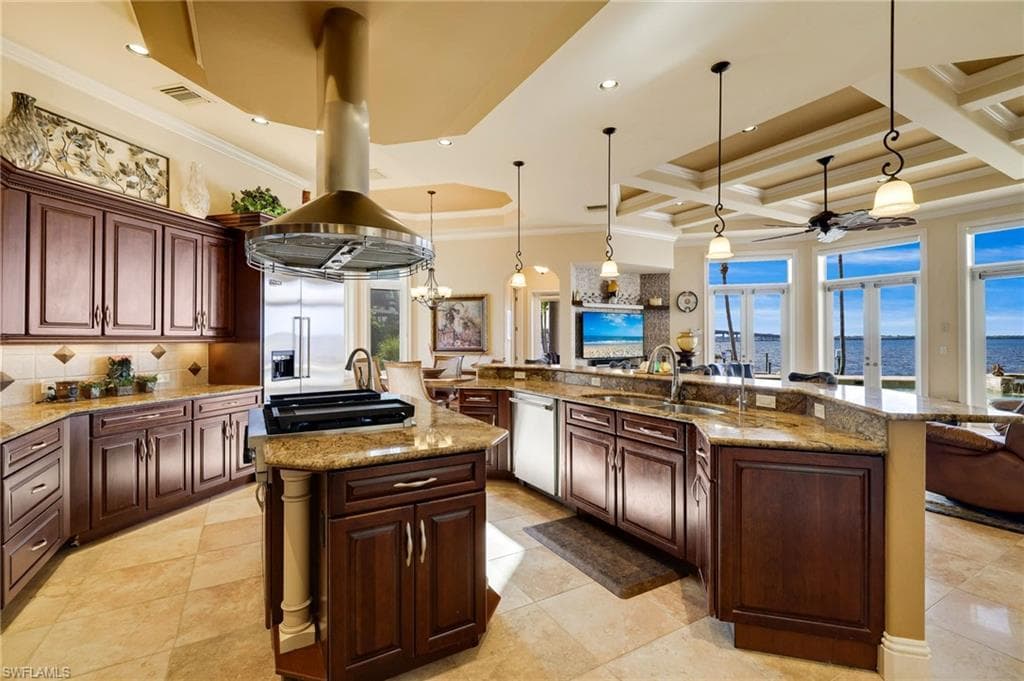 1201 Walden DR, FORT MYERS FL 33901-1