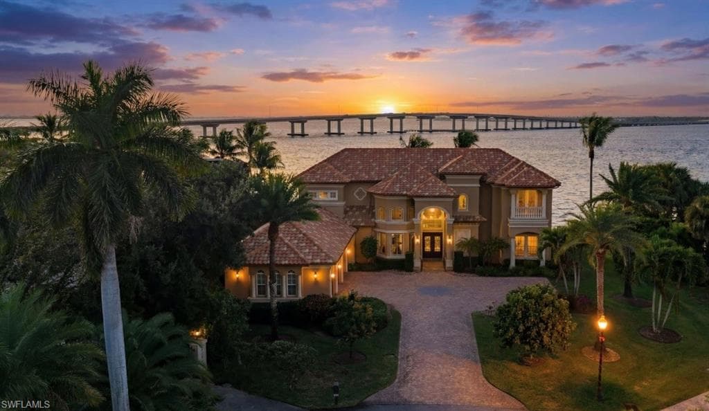 1201 Walden DR, FORT MYERS FL 33901-42