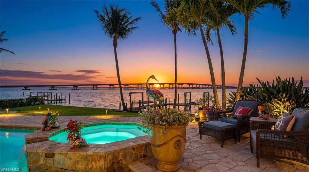 1201 Walden DR, FORT MYERS FL 33901-39