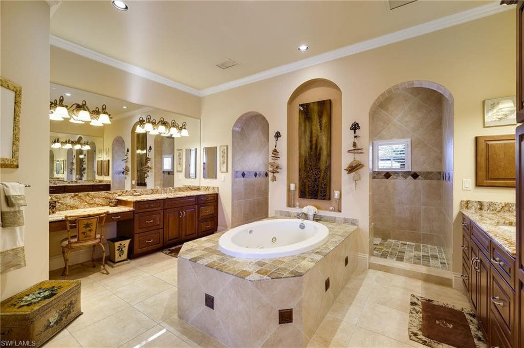 1201 Walden DR, FORT MYERS FL 33901-24