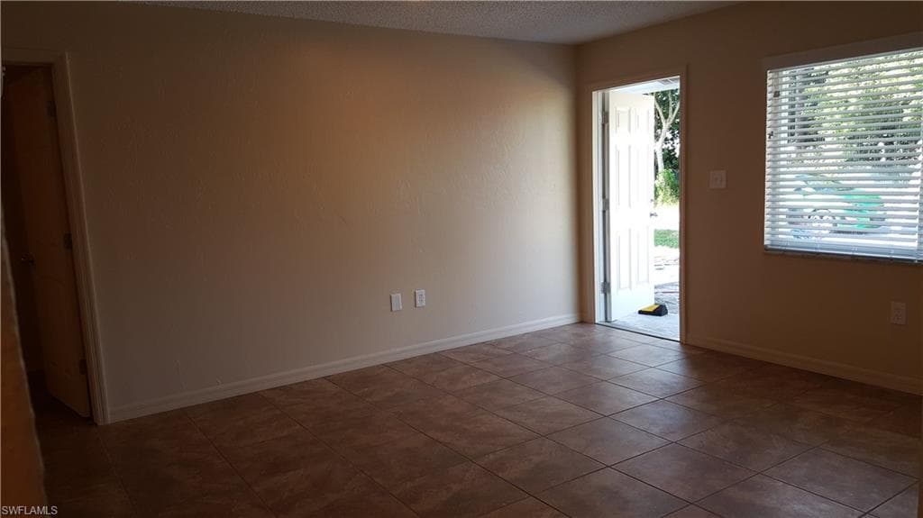 312 Hubbard AVE # 12, NORTH FORT MYERS FL 33917-6