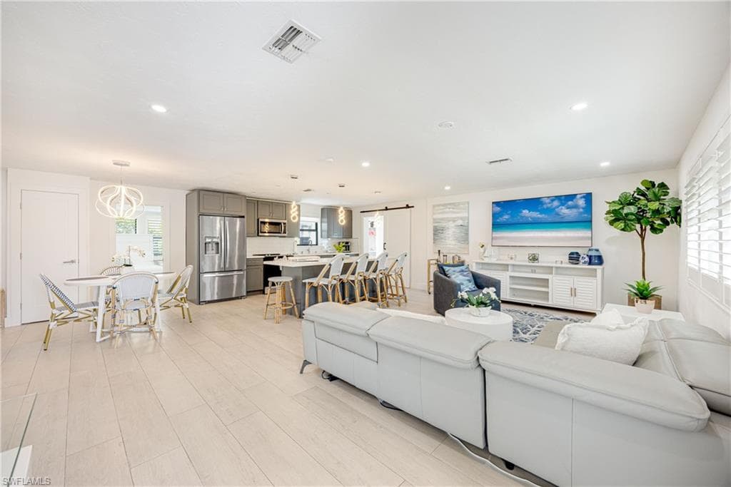 493 Willet AVE, NAPLES FL 34108-5