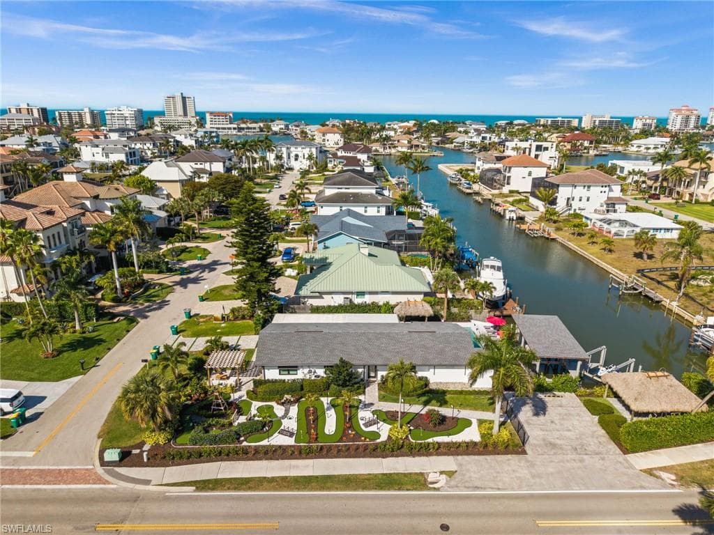 493 Willet AVE, NAPLES FL 34108-42