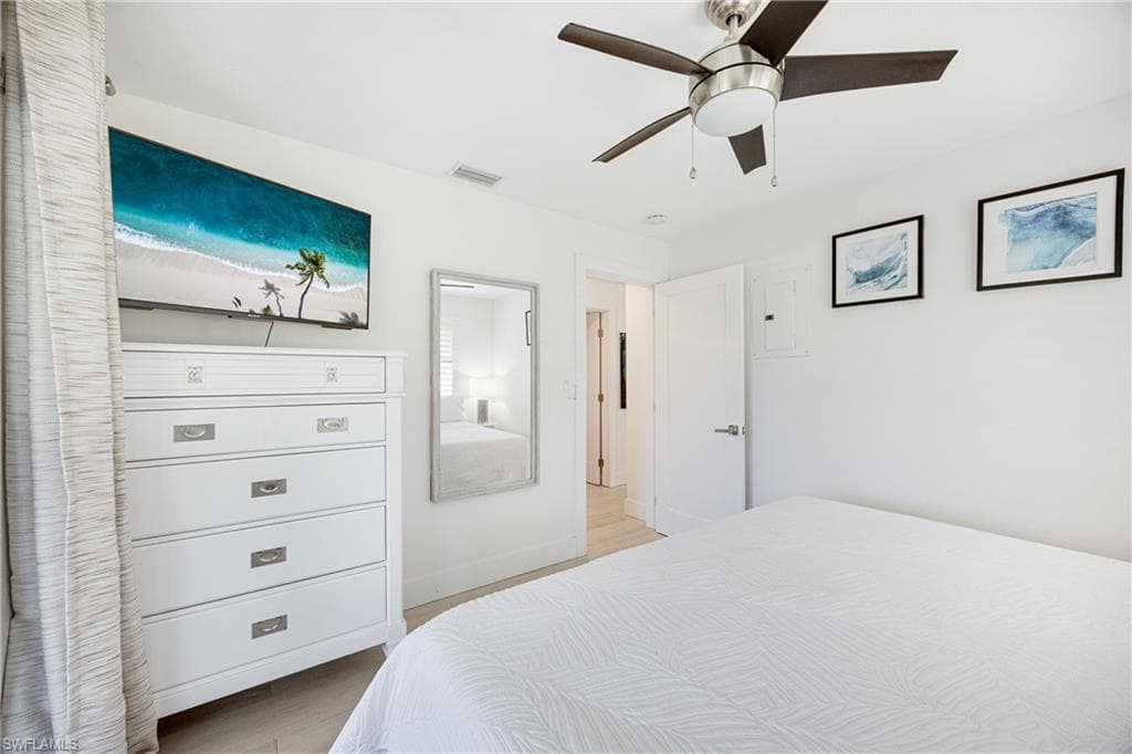 493 Willet AVE, NAPLES FL 34108-25