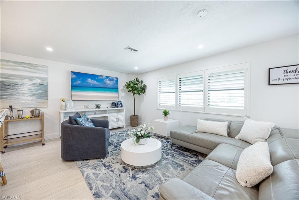 493 Willet AVE, NAPLES FL 34108-4