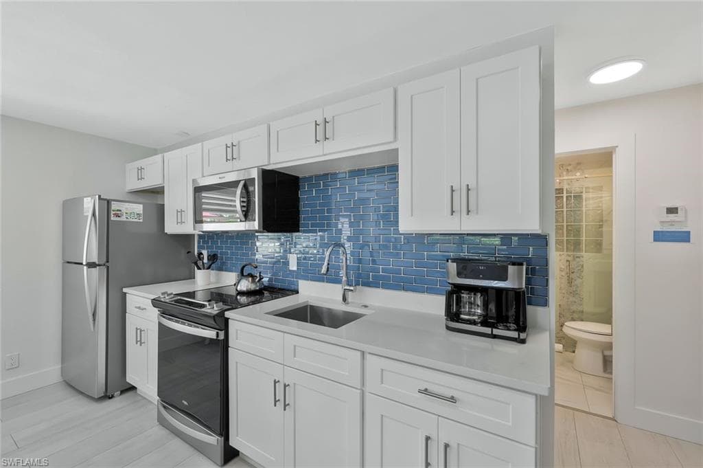 493 Willet AVE, NAPLES FL 34108-23
