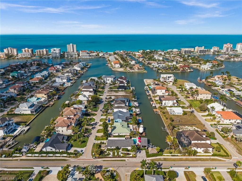 493 Willet AVE, NAPLES FL 34108-43