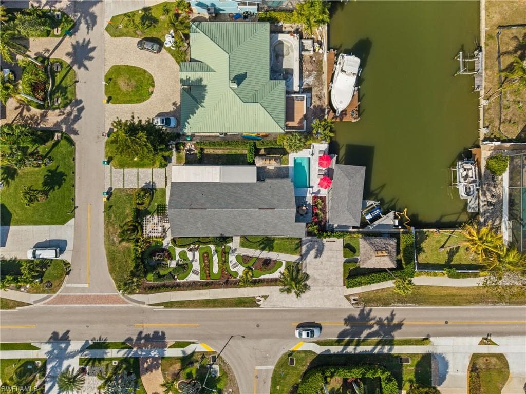 493 Willet AVE, NAPLES FL 34108-39
