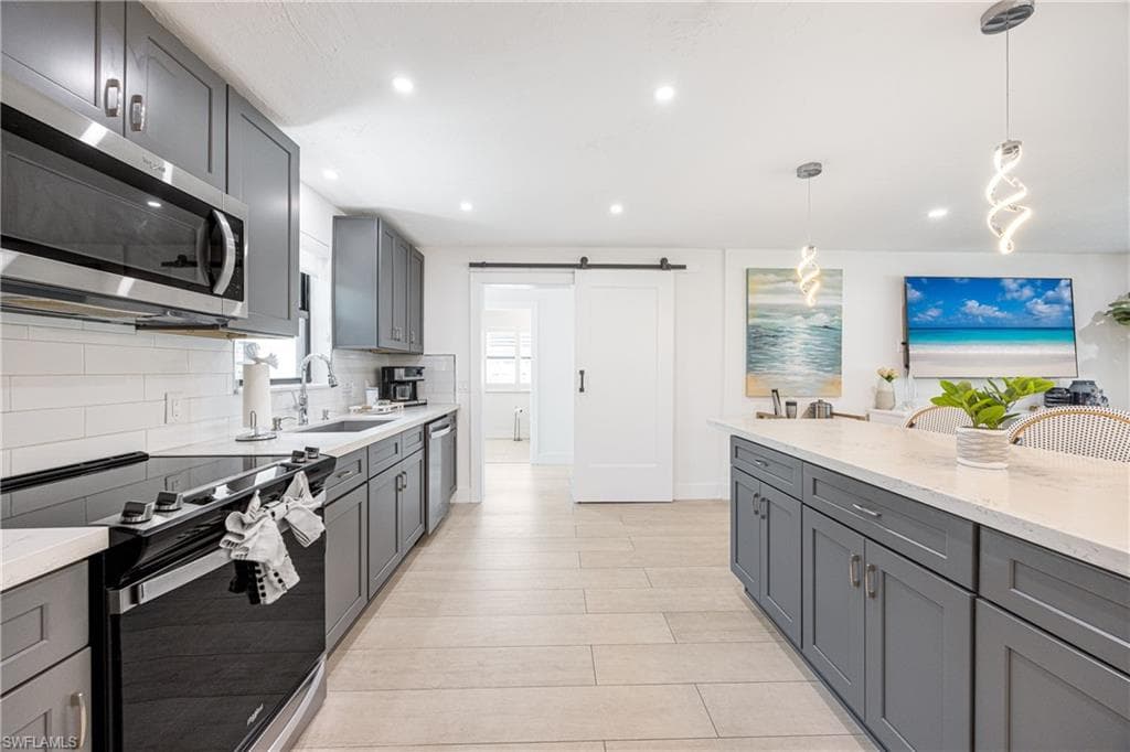 493 Willet AVE, NAPLES FL 34108-7